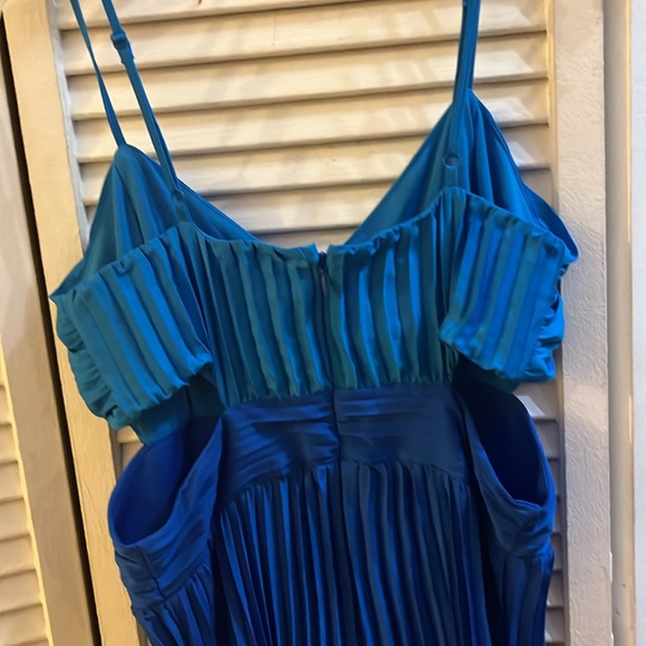 Express Spaghetti Straps Sleeveless Accordion Pleats Cut Out Maxi Dress Size S - Picture 9 of 10